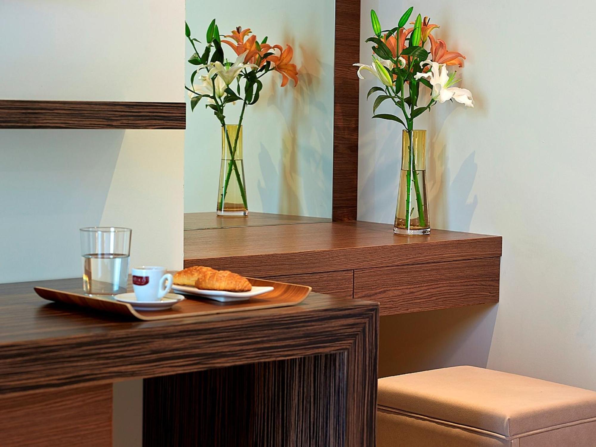 Elotis Suites (Adults Only) Agia Marina Kamer foto