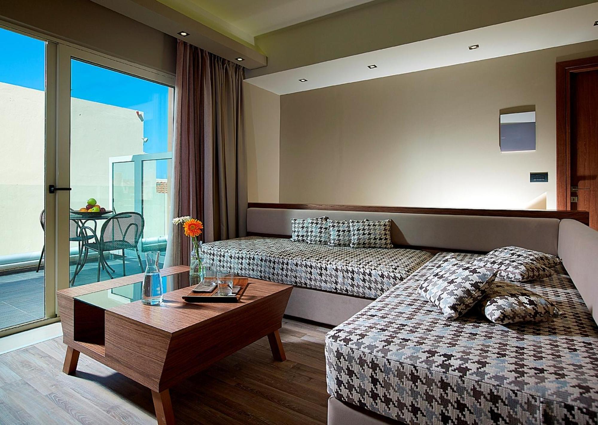 Elotis Suites (Adults Only) Agia Marina Kamer foto